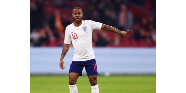 Anglia stawia Hiszpanię w niebezpieczeństwie po pokonaniu Hiszpanii