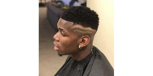 Gwiazda Manchester United Paul Pogba dostaje kolejną nową fryzurę, aby uczcić zwycięstwo Chelsea